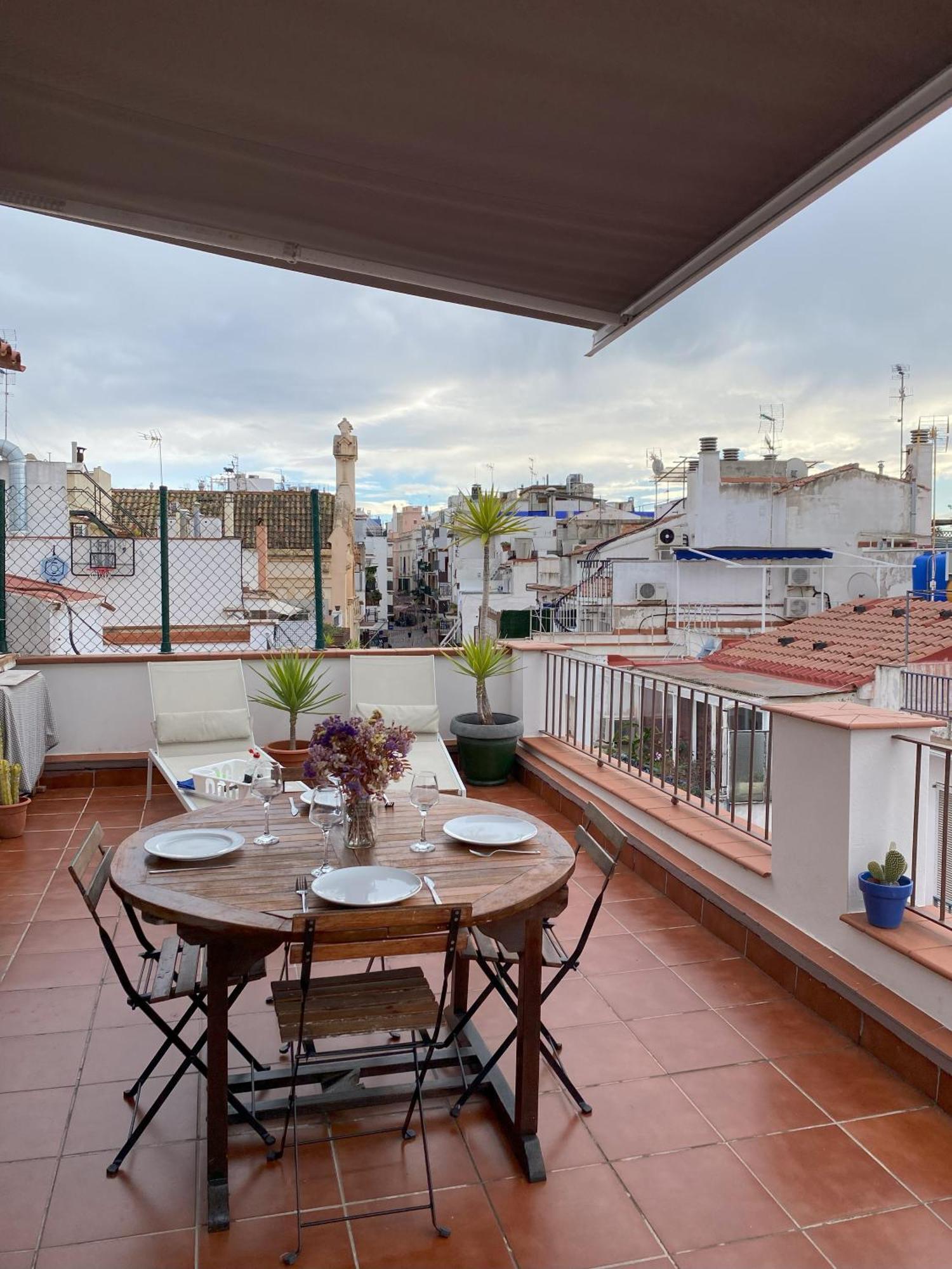 Atico Con Terraza! Ideal Para Vivir Sitges Todo El Ano Apartment Exterior photo