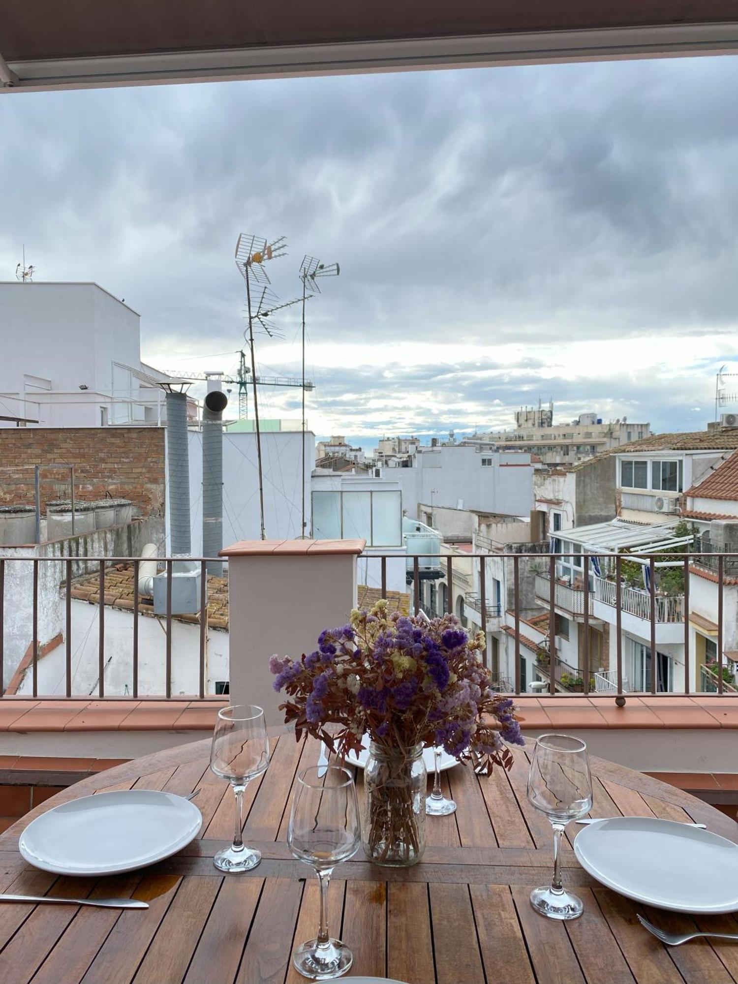 Atico Con Terraza! Ideal Para Vivir Sitges Todo El Ano Apartment Exterior photo