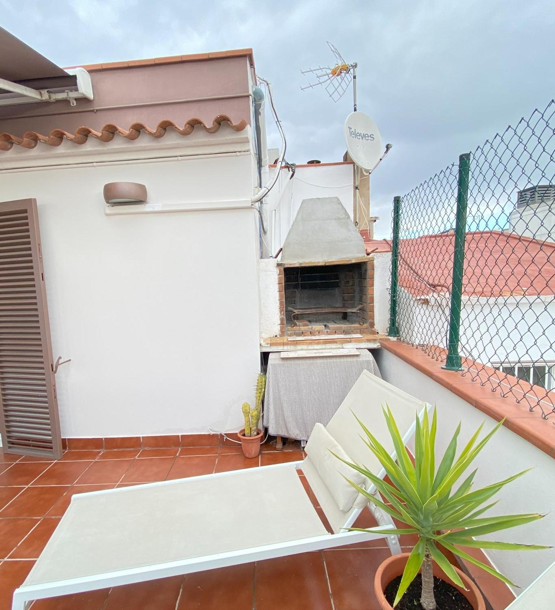 Atico Con Terraza! Ideal Para Vivir Sitges Todo El Ano Apartment Exterior photo